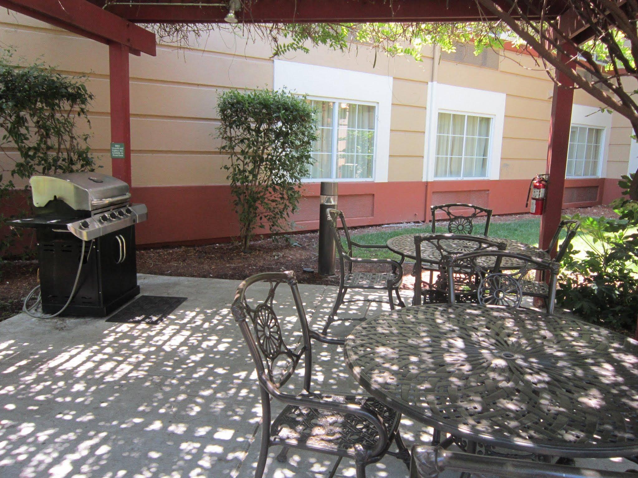 Extended Stay America Suites - Pleasanton - Chabot Dr Exterior photo